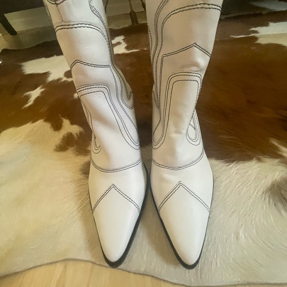 Brand new MATISSE ARIES WESTERN BOOT. These were a gift and simply not my style - Picture 3 of 4